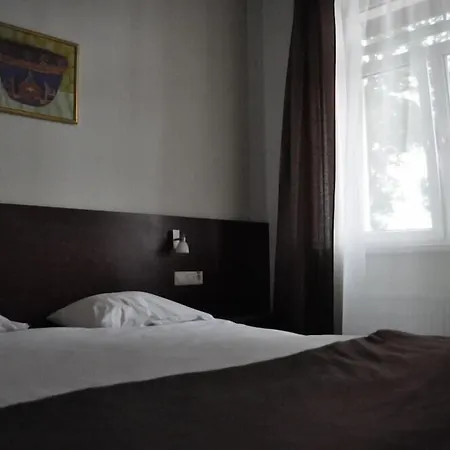 Sesame Hotel 3*